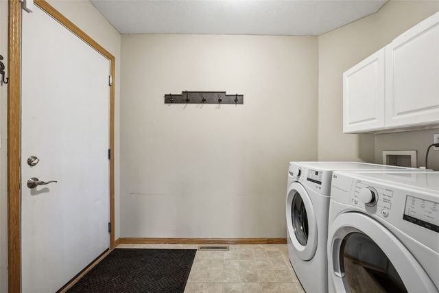 5400 Prairie Ridge Avenue, Marion, IA 52302