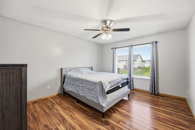 5400 Prairie Ridge Avenue, Marion, IA 52302