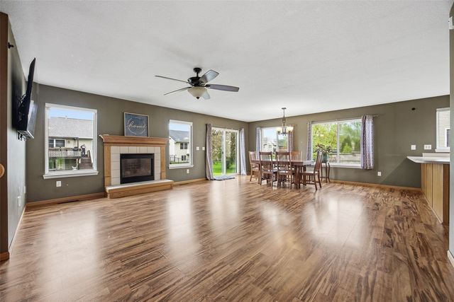 5400 Prairie Ridge Avenue, Marion, IA 52302