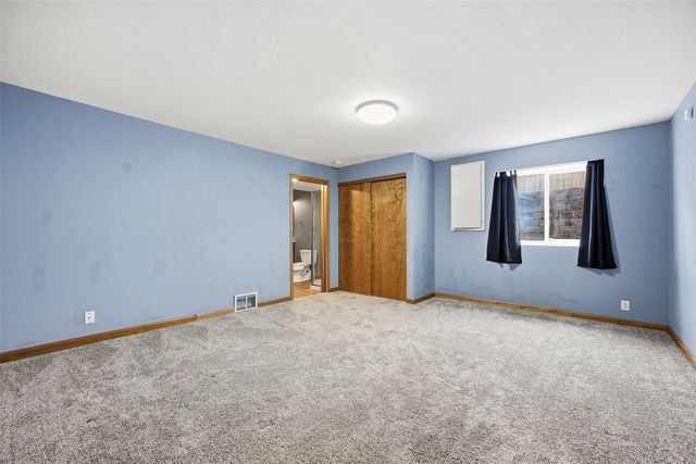 5400 Prairie Ridge Avenue, Marion, IA 52302