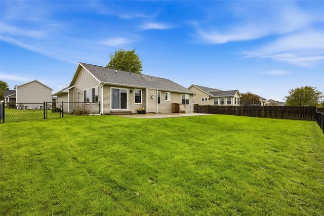 5400 Prairie Ridge Avenue, Marion, IA 52302