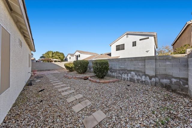 10184 Eden Falls Lane, Las Vegas, NV 89183