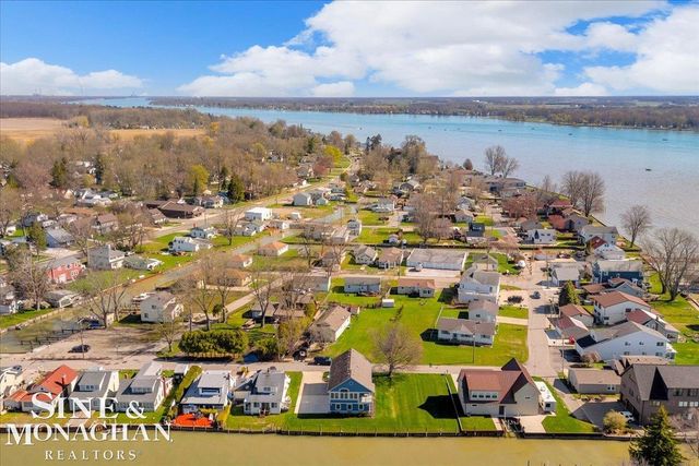 113 Roselawn Street, Algonac, MI 48001