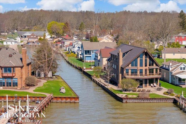 113 Roselawn Street, Algonac, MI 48001