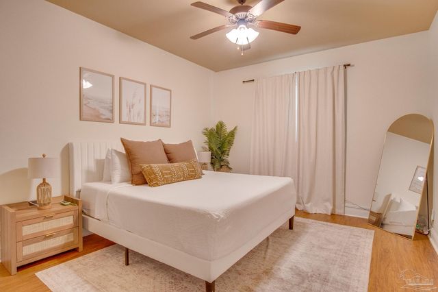 1768 Sound Haven Ct, Navarre, FL 32566