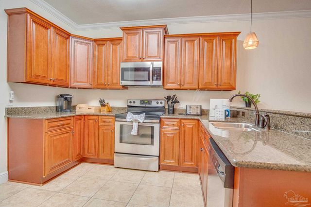 1768 Sound Haven Ct, Navarre, FL 32566