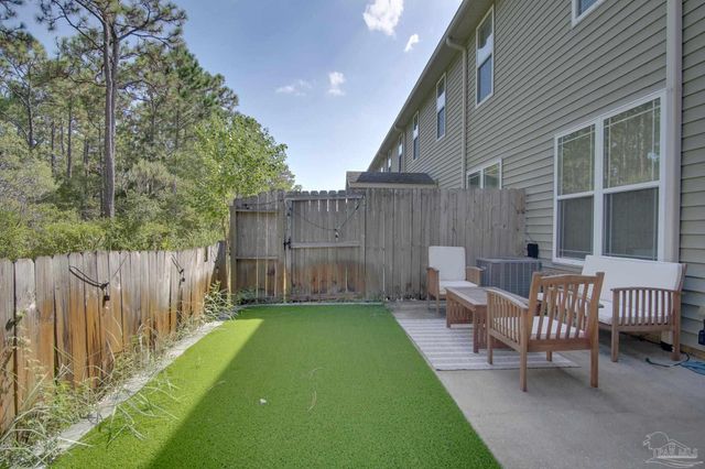 1768 Sound Haven Ct, Navarre, FL 32566