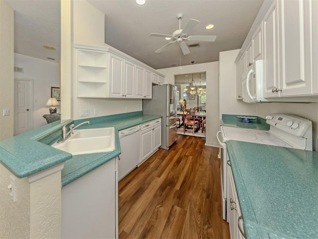 554 FALLBROOK DRIVE, Venice, FL 34292