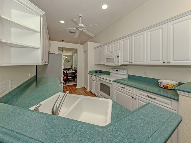 554 FALLBROOK DRIVE, Venice, FL 34292