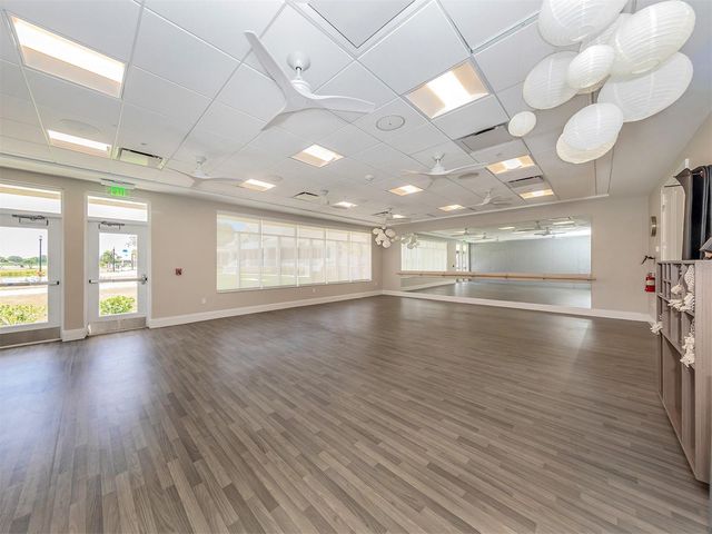 554 FALLBROOK DRIVE, Venice, FL 34292