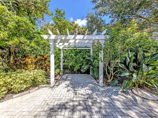 554 FALLBROOK DRIVE, Venice, FL 34292
