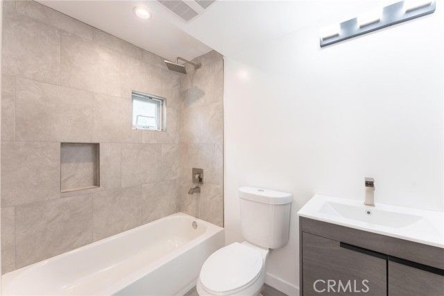 6845 Haskell Avenue, Los Angeles, CA 91406