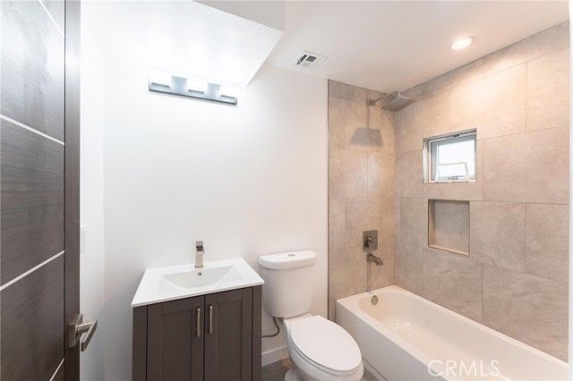 6845 Haskell Avenue, Los Angeles, CA 91406