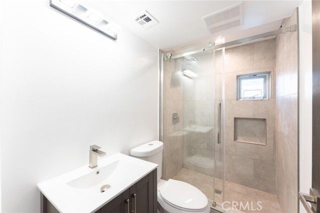 6845 Haskell Avenue, Los Angeles, CA 91406