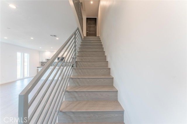 6845 Haskell Avenue, Los Angeles, CA 91406