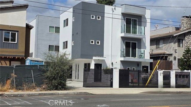 6845 Haskell Avenue, Los Angeles, CA 91406