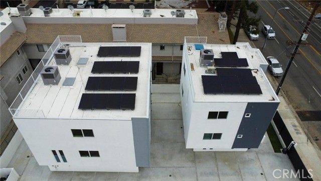 6845 Haskell Avenue, Los Angeles, CA 91406