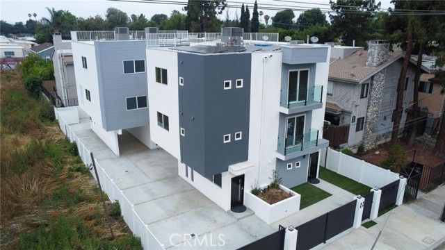 6845 Haskell Avenue, Los Angeles, CA 91406