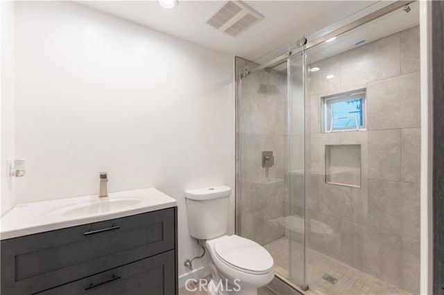 6845 Haskell Avenue, Los Angeles, CA 91406