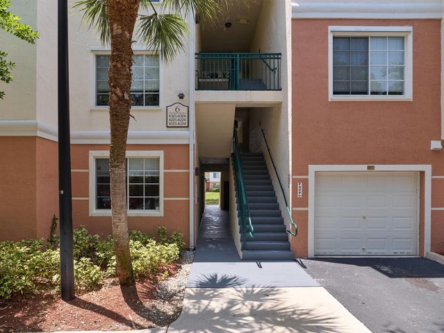 6101 Myrtlewood Circle W, Palm Beach Gardens, FL 33418