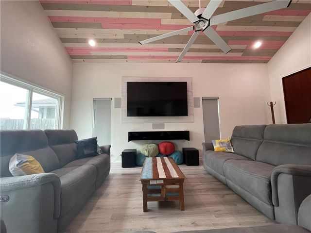 15333 Isabella Ct, Corpus Christi, TX 78418