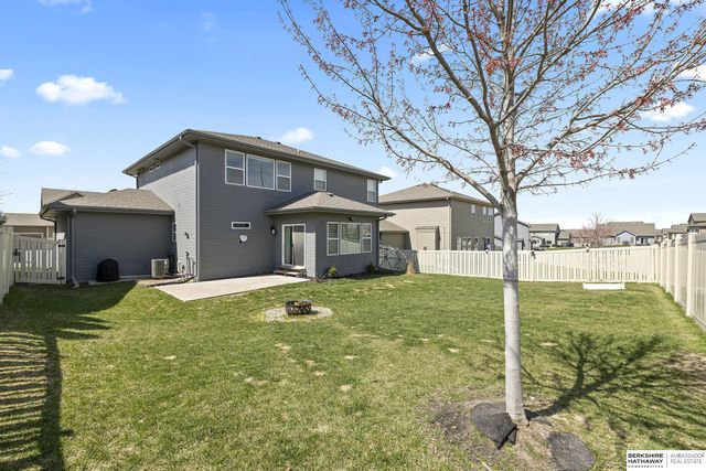 8711 S 169th Street, Omaha, NE 68136