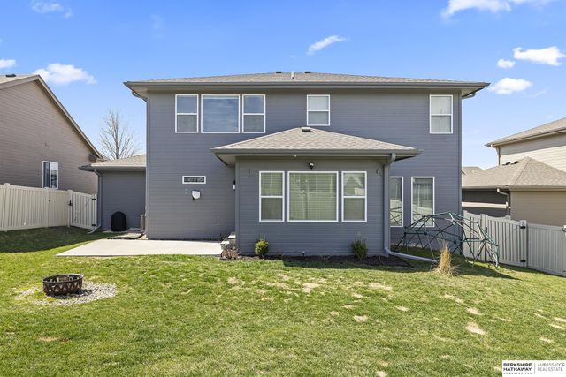 8711 S 169th Street, Omaha, NE 68136