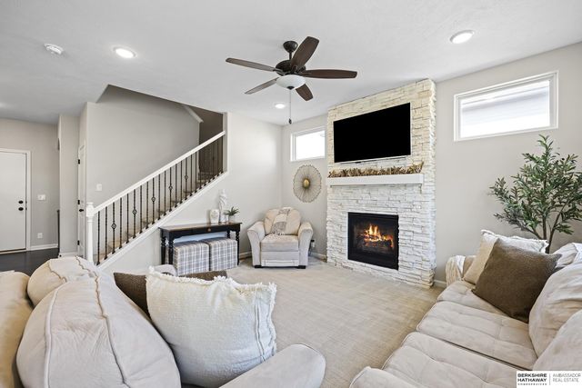 8711 S 169th Street, Omaha, NE 68136