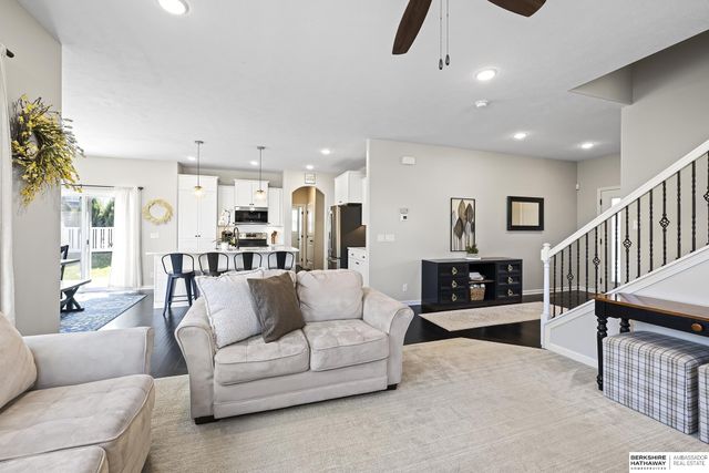 8711 S 169th Street, Omaha, NE 68136