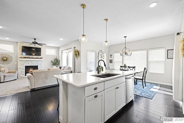 8711 S 169th Street, Omaha, NE 68136