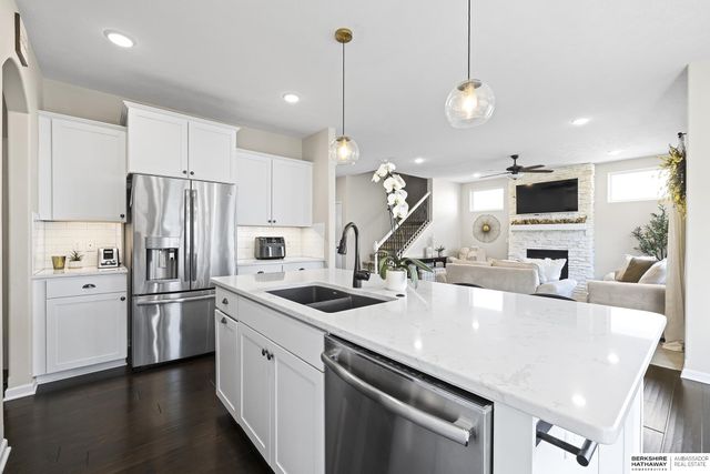 8711 S 169th Street, Omaha, NE 68136