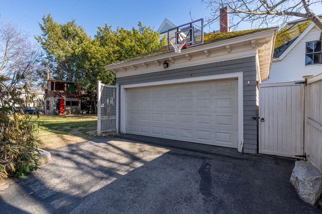 2124 Elm Street, Manchester, NH 03104