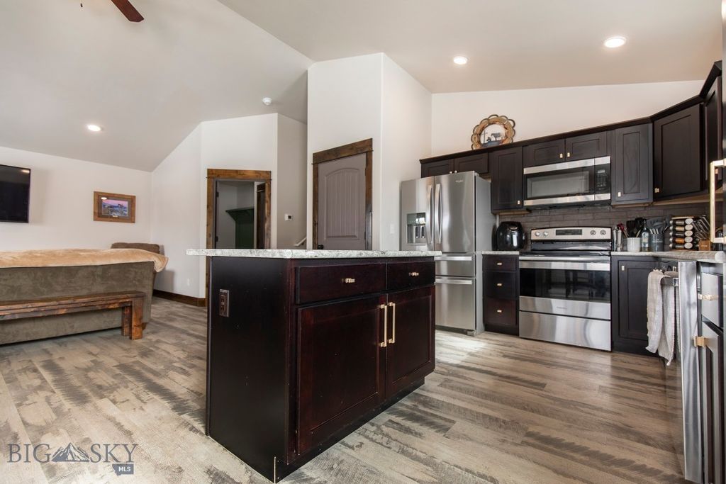 1712 Shelby Avenue, Belgrade, MT 59714 photo 4