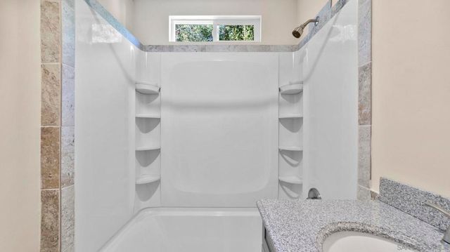 204 N Citrus Ave, Vista, CA 92084