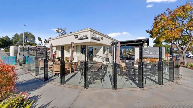 204 N Citrus Ave, Vista, CA 92084