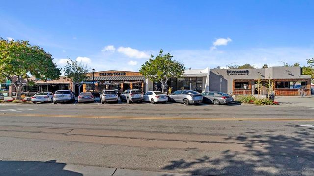 204 N Citrus Ave, Vista, CA 92084