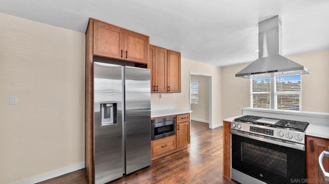 204 N Citrus Ave, Vista, CA 92084