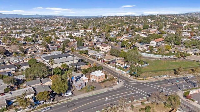 204 N Citrus Ave, Vista, CA 92084