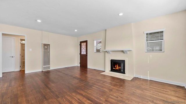 204 N Citrus Ave, Vista, CA 92084