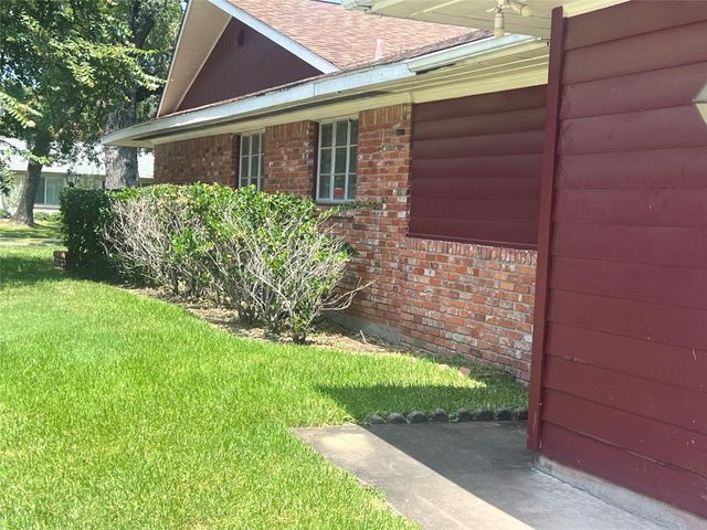 3715 Latma Drive, Houston, TX 77025