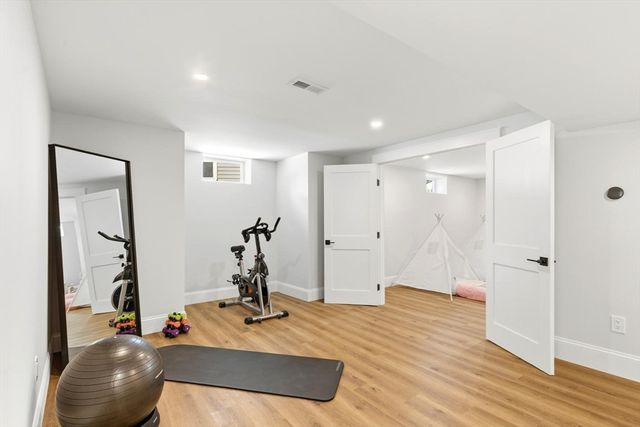 27 Lewis Avenue, Arlington, MA 02474