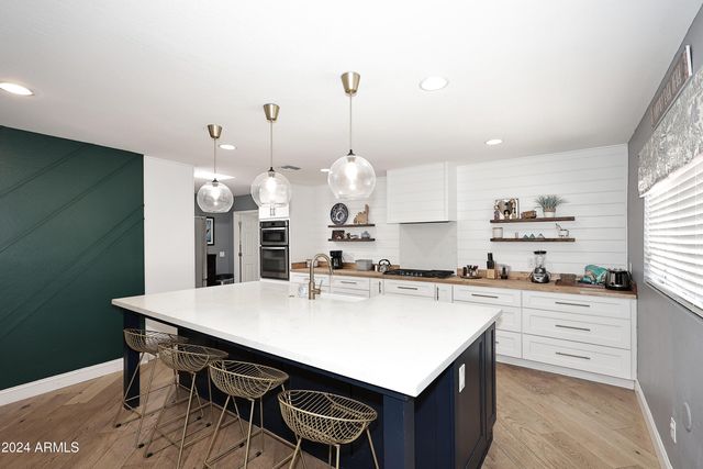 3413 N 16TH Drive N, Phoenix, AZ 85015