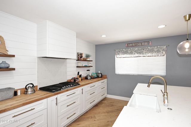 3413 N 16TH Drive N, Phoenix, AZ 85015