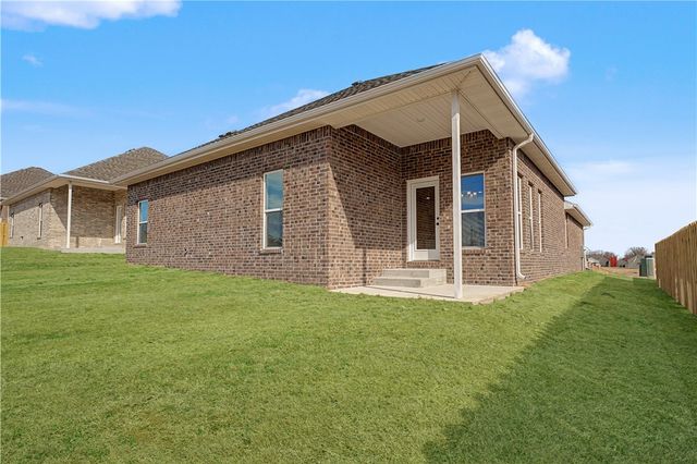 301 Spicewood Trail, Centerton, AR 72719