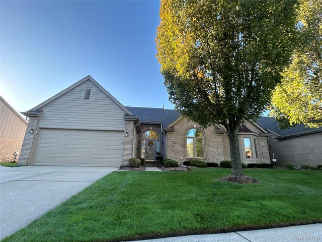 45598 Delmar Drive 129, Macomb Township, MI 48044