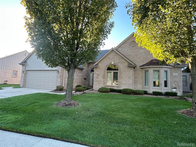45598 Delmar Drive 129, Macomb Township, MI 48044