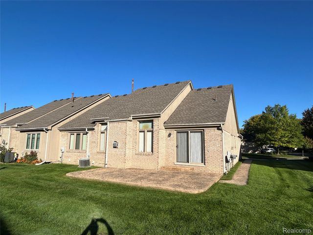 45598 Delmar Drive 129, Macomb Township, MI 48044