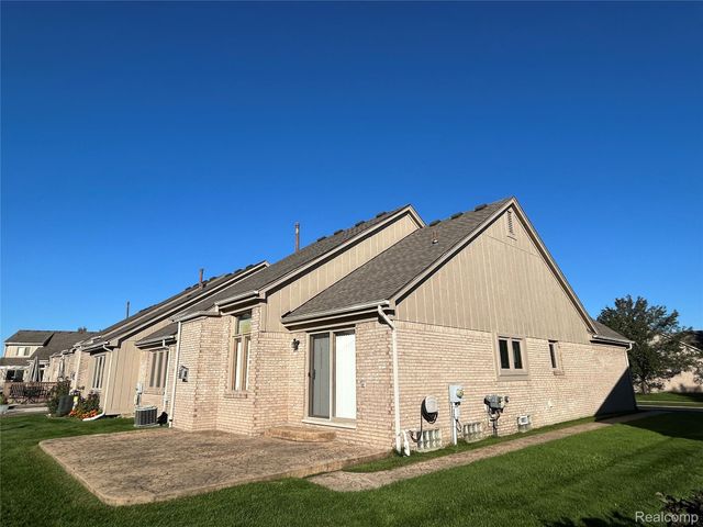 45598 Delmar Drive 129, Macomb Township, MI 48044