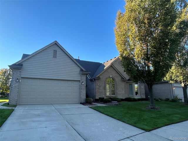 45598 Delmar Drive 129, Macomb Township, MI 48044