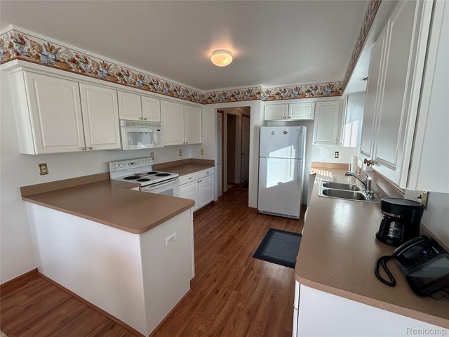 45598 Delmar Drive 129, Macomb Township, MI 48044